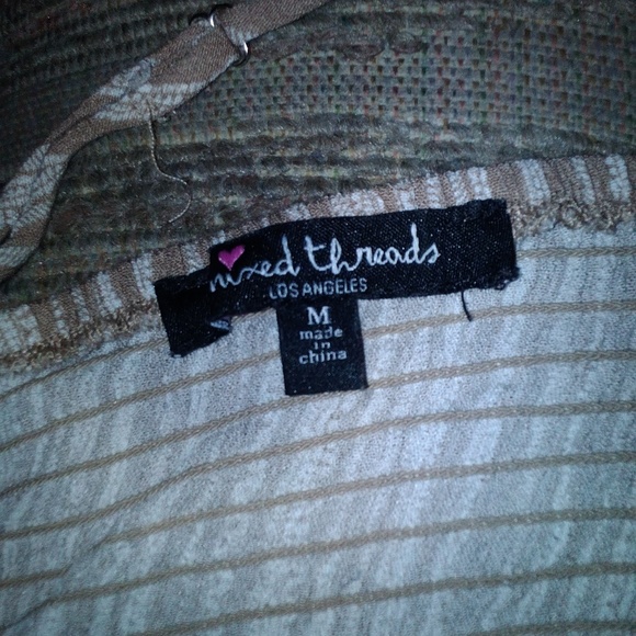 Mixed Threads Los Angeles XS Black laced Top - Picture 3 of 3